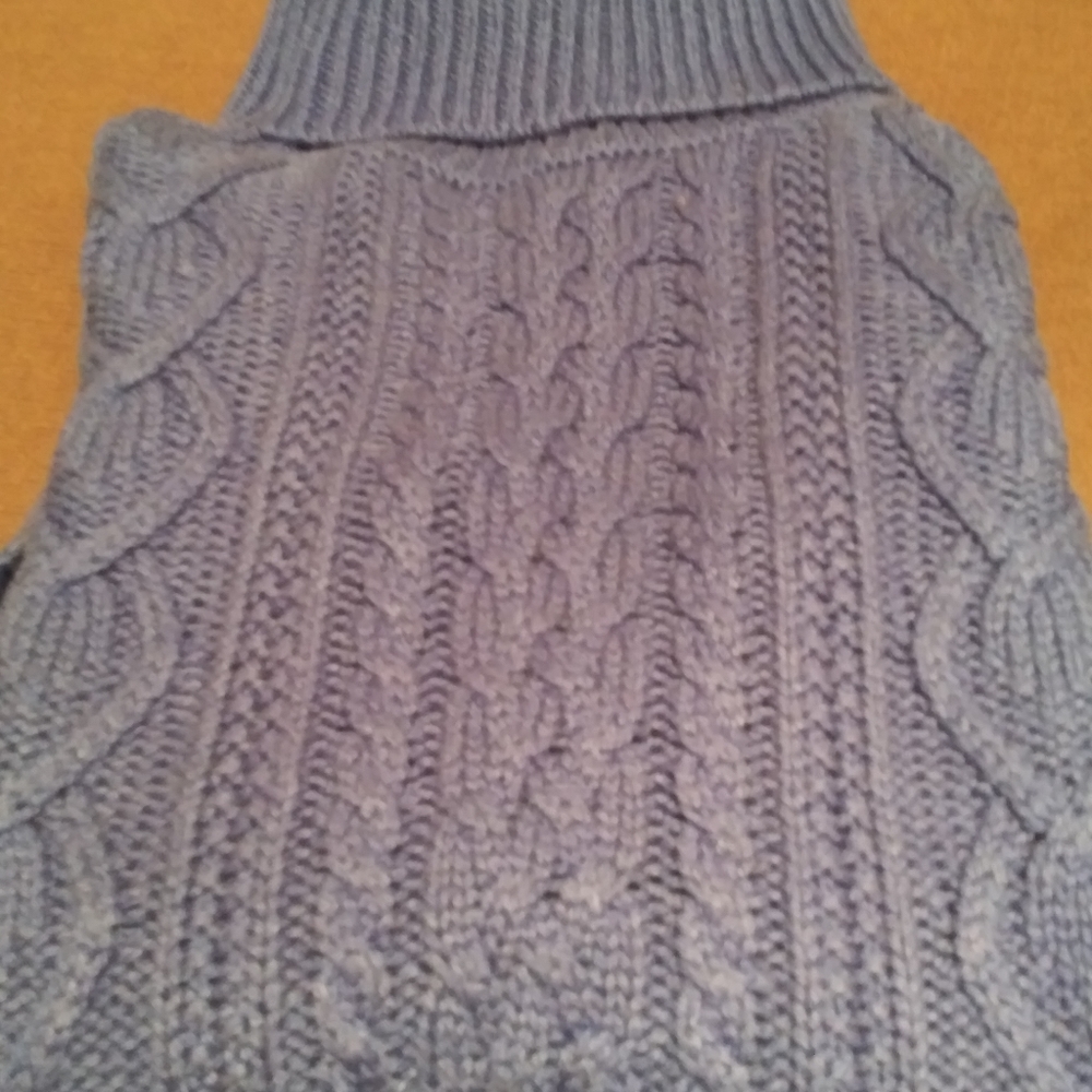 Vineyard Vines sweater - Picture 3 of 4